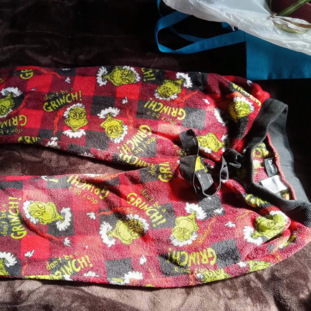 2 pair Grinch Fleece lounge /sleep pants Women's Small  Santa Hats or Hearts